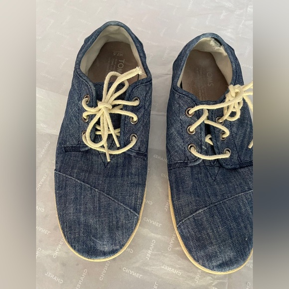 Toms shoes - Picture 1 of 3
